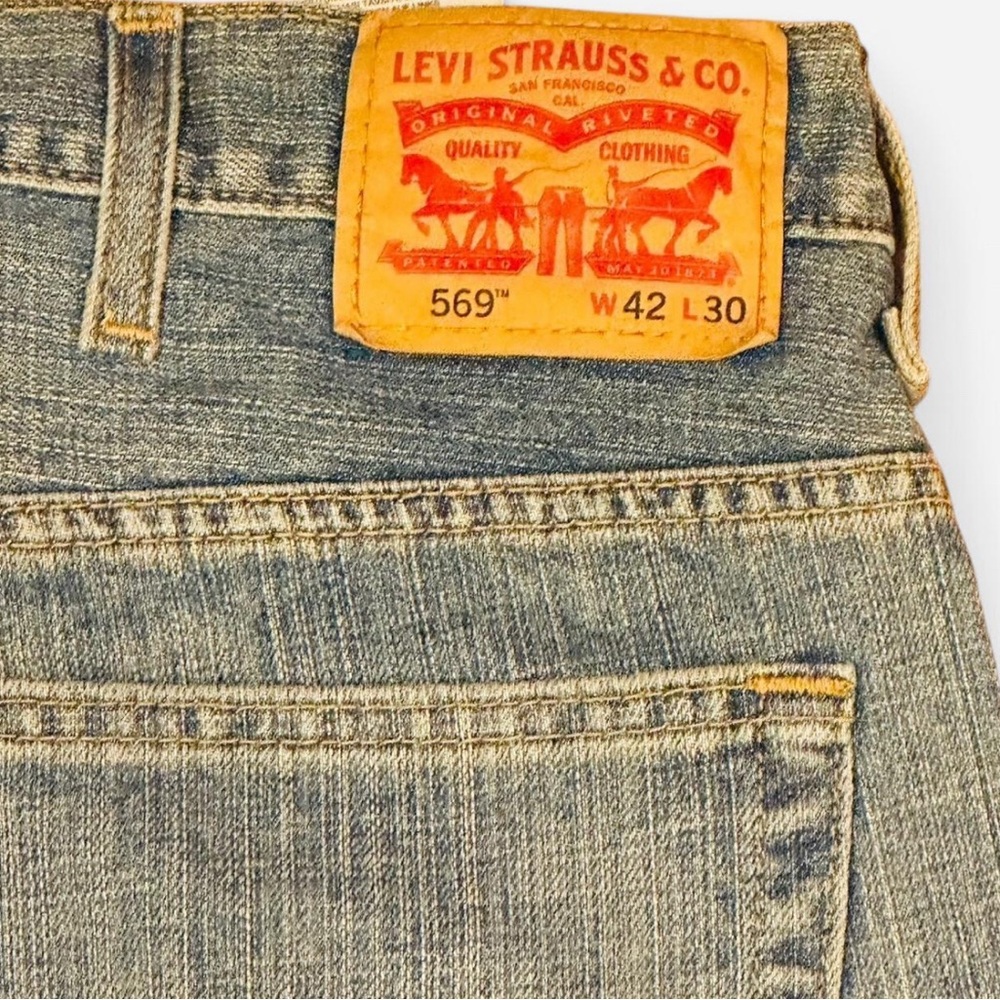 Levi Strauss Men's 569 Jeans Size
42X30